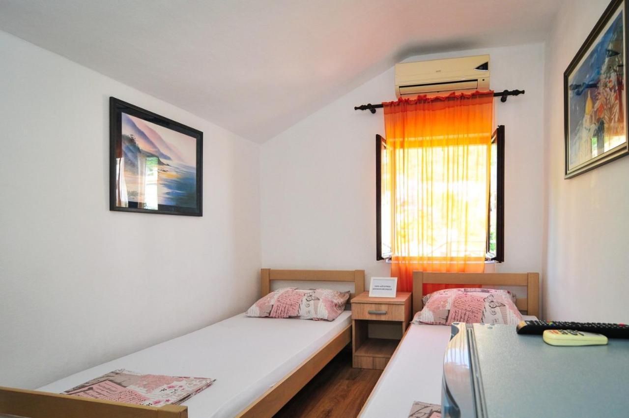 Sofia Rooms Tivat Exterior photo