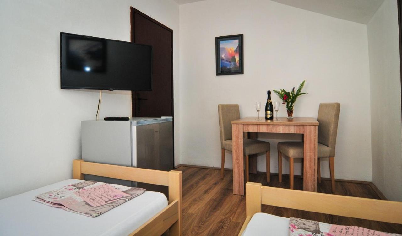 Sofia Rooms Tivat Exterior photo